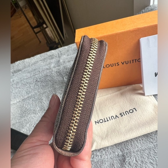 Louis Vuitton Zippy Coin Purse - Picture 2 of 11